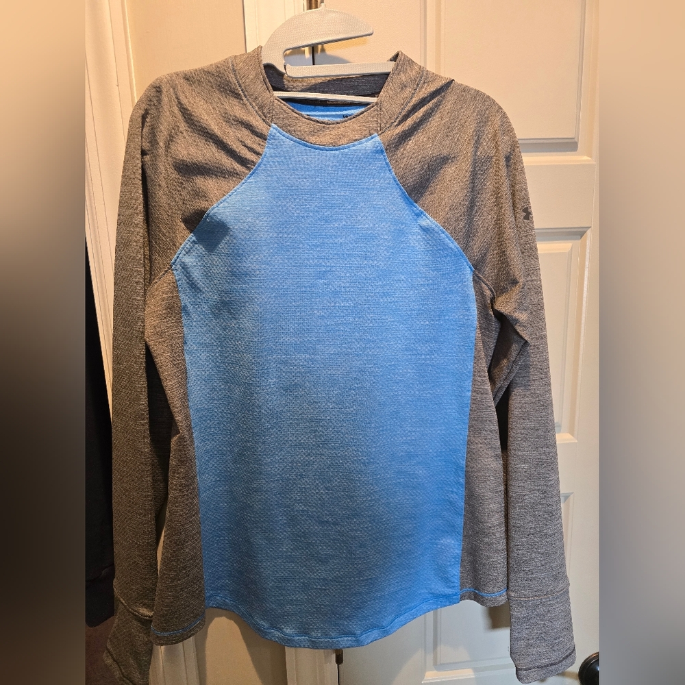 UNDER ARMOUR WOMENS LARGE COLD GEAR SHIRT